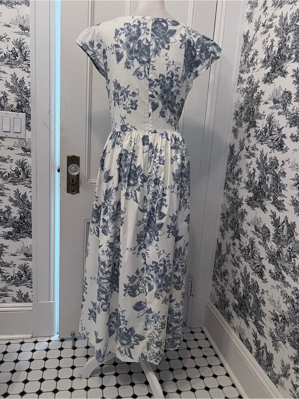 Reformation White Maxi Dress with Blue Floral Print - Picture 4 of 9